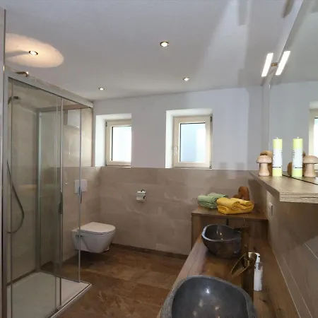 For Allergy Sufferers Near The Waterfall * 크리믈