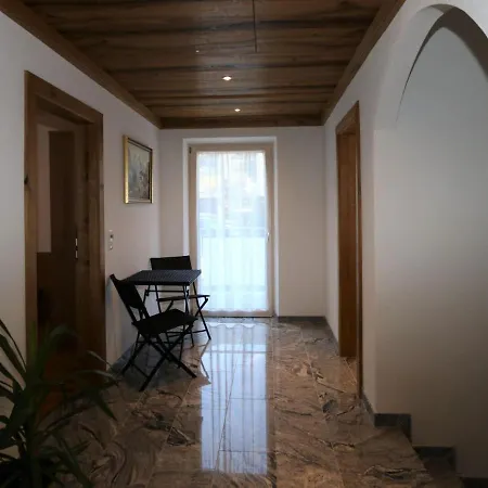 펜션 For Allergy Sufferers Near The Waterfall 크리믈