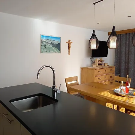 Σπίτι διακοπών For Allergy Sufferers Near The Waterfall *